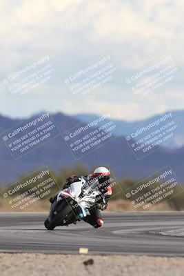 media/Nov-16-2025-Race Pace (Sun) [[8c5fa54630]]/Non Verified Riders (1st 20 Minutes)/5-Turn 15 (110pm)/